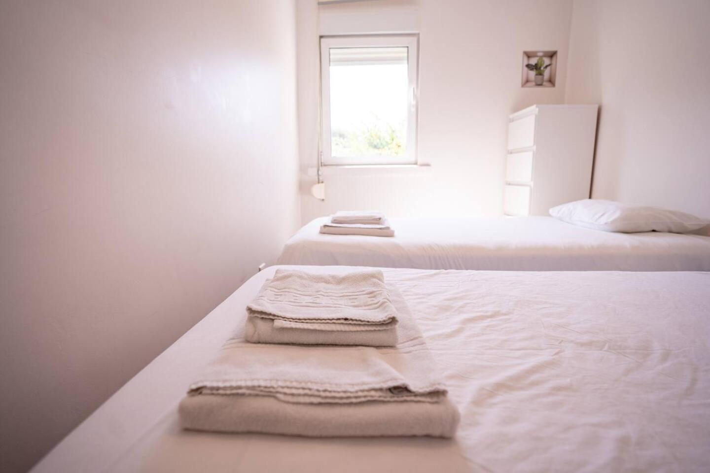 Cozy And Quiet 3-bedroom Flat Apartment *